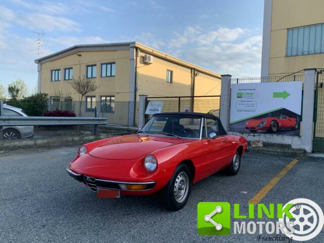 Bild 1/10 von Alfa Romeo Spider 1300 Junior (1972)