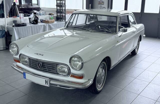 Image 1/36 de Peugeot 404 Coupé (1967)
