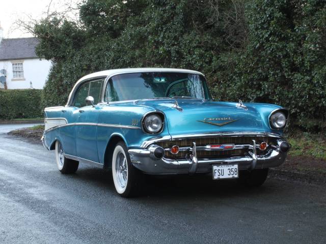 Image 1/19 de Chevrolet Bel Air Sedan (1957)