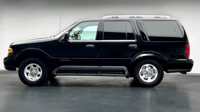 Bild 1/17 von Lincoln Navigator (1998)