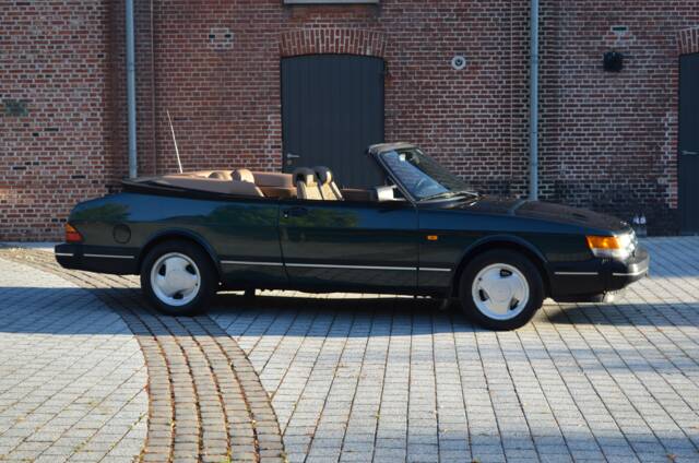 Bild 1/13 von Saab 900 S (1992)