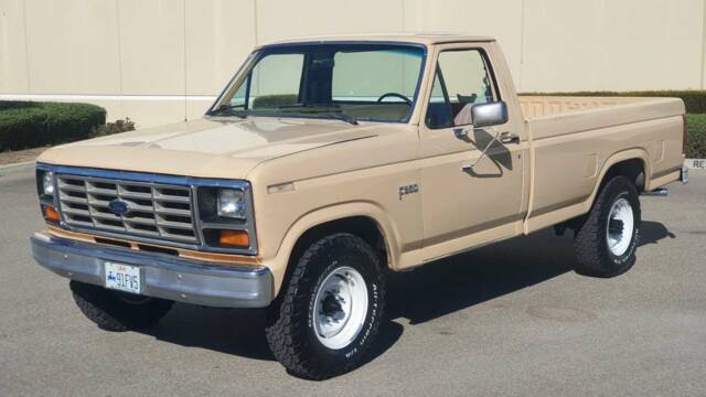 Image 1/20 of Ford F-250 (1984)