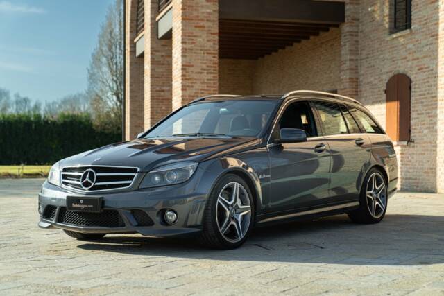 Bild 1/50 von Mercedes-Benz C 63 AMG T (2009)