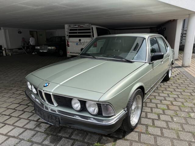 Bild 1/15 von BMW 735i (1984)
