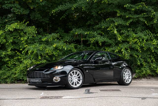 Immagine 1/23 di Aston Martin V12 Vanquish S Ultimate Edition (2007)