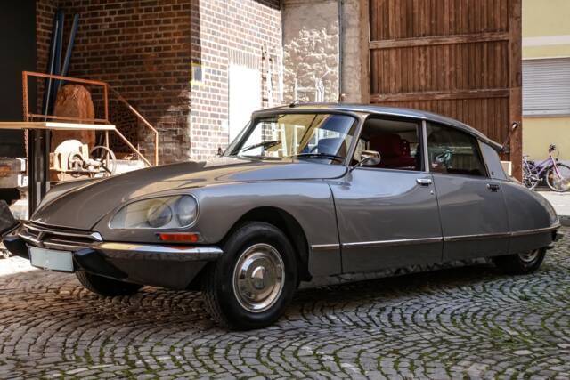 Immagine 1/17 di Citroën DS 21 (1975)