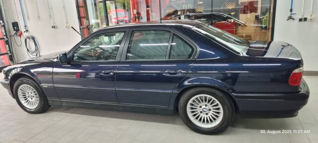 Bild 1/58 von BMW 750i (1997)
