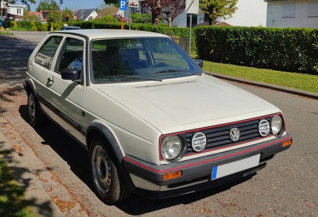 Image 1/6 de Volkswagen Golf Mk II GTi 1.8 (1988)