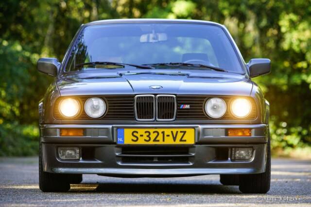 Image 1/51 of BMW 320is (1988)