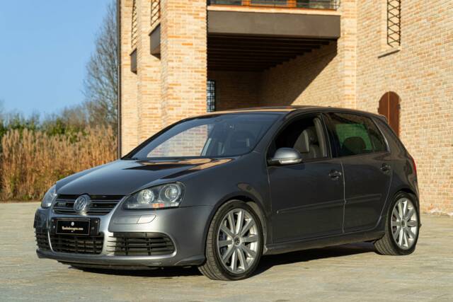 Image 1/50 of Volkswagen Golf V 3.2 R32 (2009)