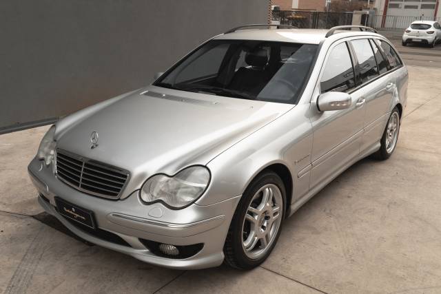 Image 1/50 of Mercedes-Benz C 32 AMG T (2002)