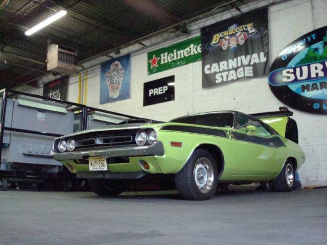 Image 1/8 of Dodge Challenger R&#x2F;T (1971)