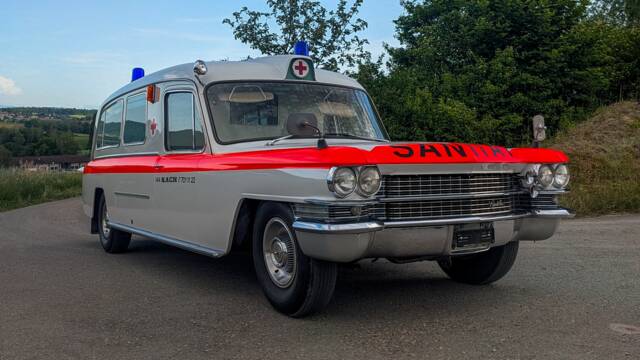 Afbeelding 1/51 van Cadillac Ambulance Carrosserie Köng (1964)