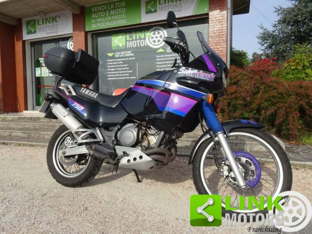 Imagen 1/3 de Yamaha DUMMY (1991)