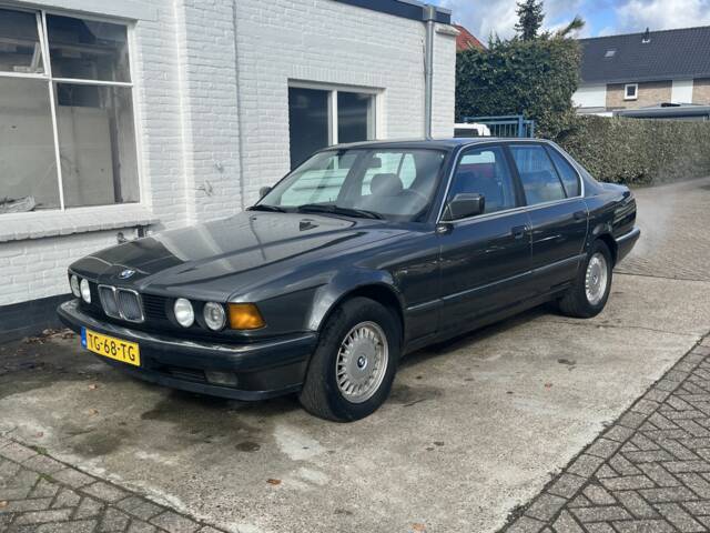 Image 1/8 de BMW 735i (1988)