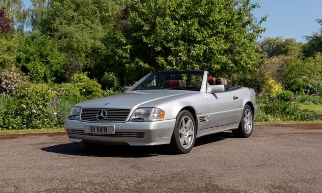 Image 1/50 of Mercedes-Benz SL 320 &quot;Mille Miglia&quot; (1995)