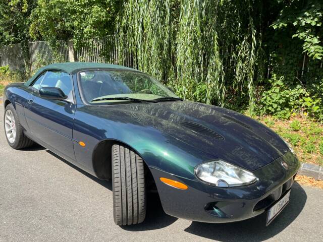 Image 1/13 of Jaguar XKR (1999)