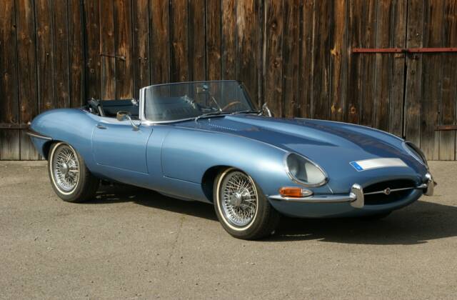 Image 1/20 of Jaguar E-Type 4.2 (1967)