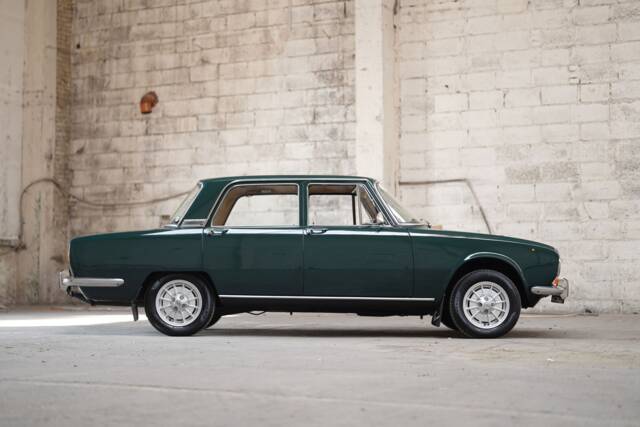 Image 1/83 of Alfa Romeo 1750 Berlina (1970)
