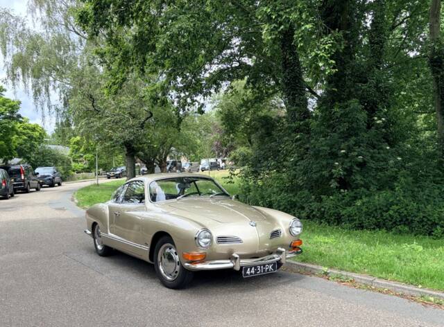 Bild 1/30 von Volkswagen Karmann Ghia 1600 (1971)