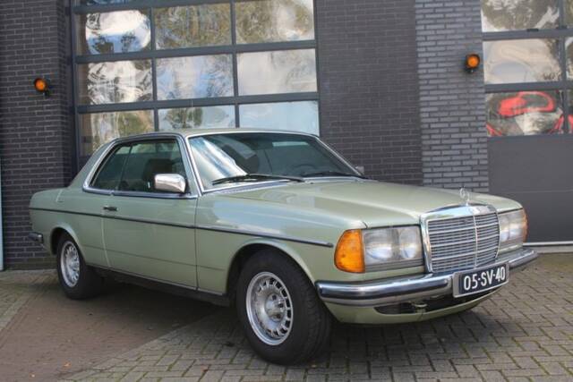 Image 1/7 of Mercedes-Benz 230 C (1977)