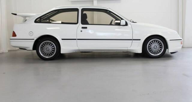 Image 1/4 de Ford Sierra RS Cosworth (1896)