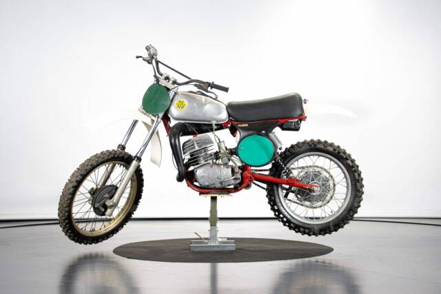 Bild 1/38 von CZ 250 Moto Cross (1970)