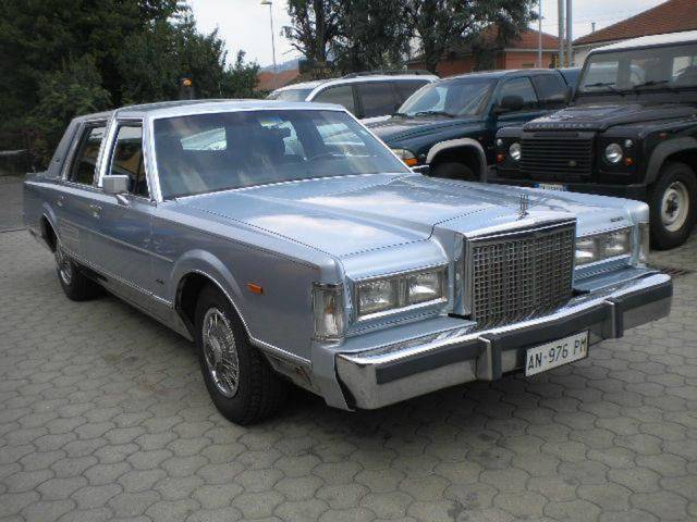 Bild 1/15 von Lincoln Continental Sedan (1986)