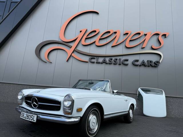 Image 1/50 of Mercedes-Benz 280 SL (1968)
