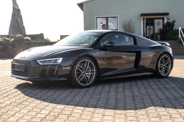 Bild 1/20 von Audi R8 V10 plus (2016)