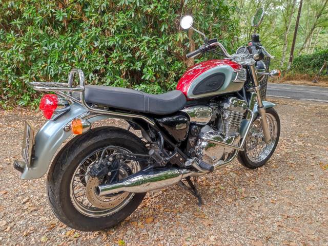 Triumph Thunderbird 900; all-original classic retro-roadster.