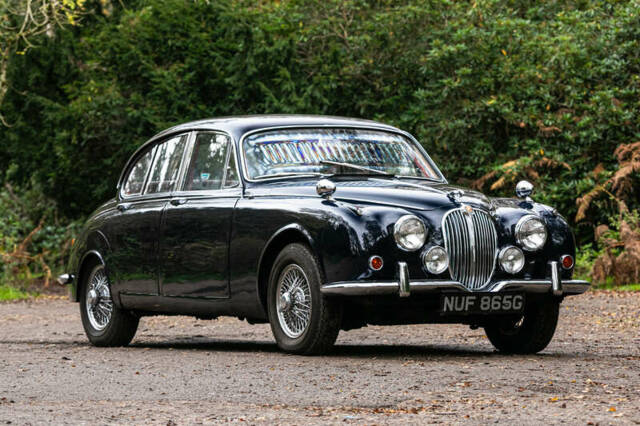 Image 1/30 of Jaguar 240 (1968)