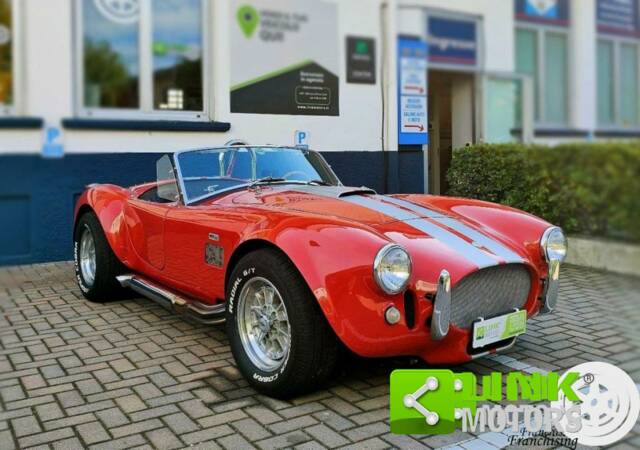 Image 1/10 de AC Cobra Replica (1966)