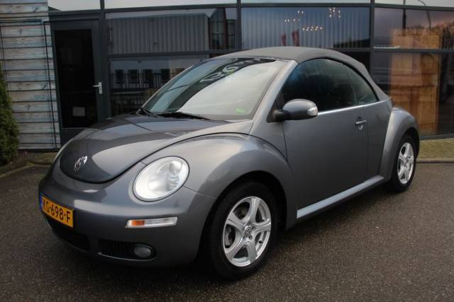 Imagen 1/9 de Volkswagen New Beetle 2.0 (2005)