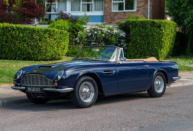 Image 1/28 of Aston Martin DB 6 Mk II Volante (1970)