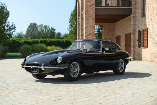 Image 1/50 of Jaguar E-Type (1968)