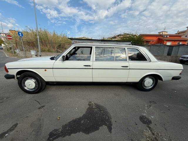 Bild 1/50 von Mercedes-Benz 240 D (1979)
