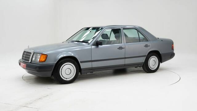 Bild 1/15 von Mercedes-Benz 230 E (1988)