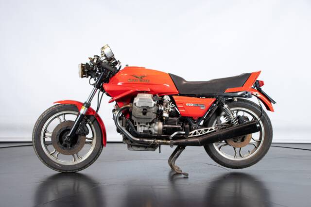 Image 1/49 of Moto Guzzi 850 LeMans (1981)