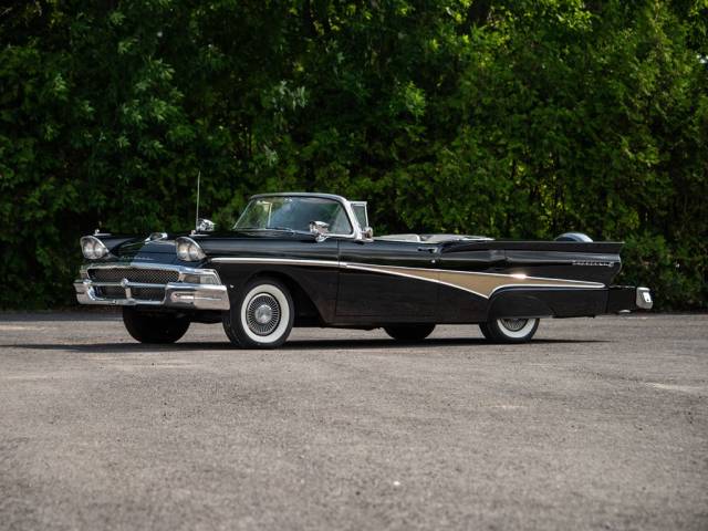 Bild 1/40 von Ford Fairlane 500 Skyliner (1958)
