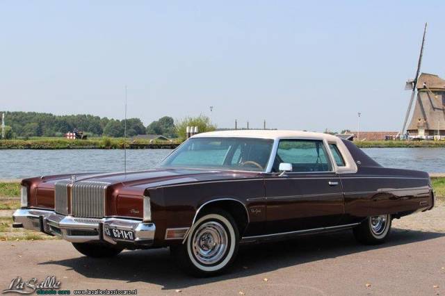 Image 1/16 de Chrysler New Yorker Brougham Hardtop (1977)