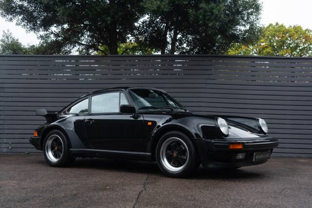 Image 1/67 of Porsche 911 Turbo 3.3 (1987)