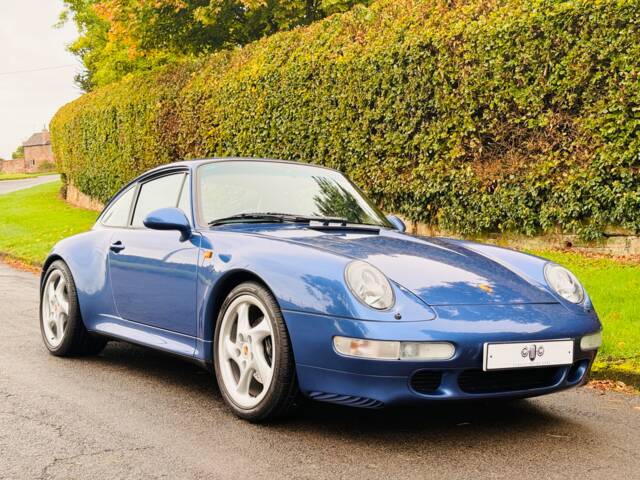 Image 1/27 of Porsche 911 Carrera S (1997)