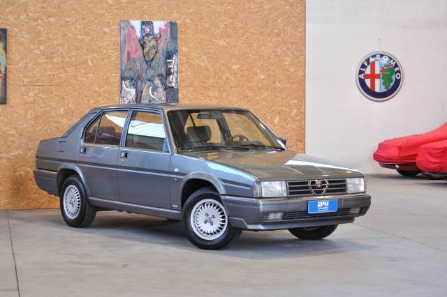 Immagine 1/72 di Alfa Romeo 90 2.0 V6 (1986)
