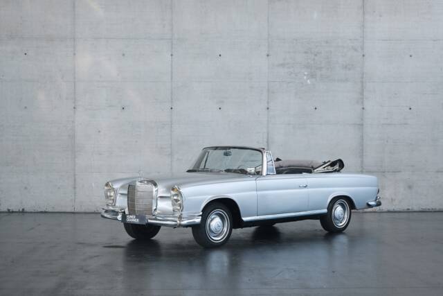 Image 1/49 of Mercedes-Benz 220 SE b (1962)