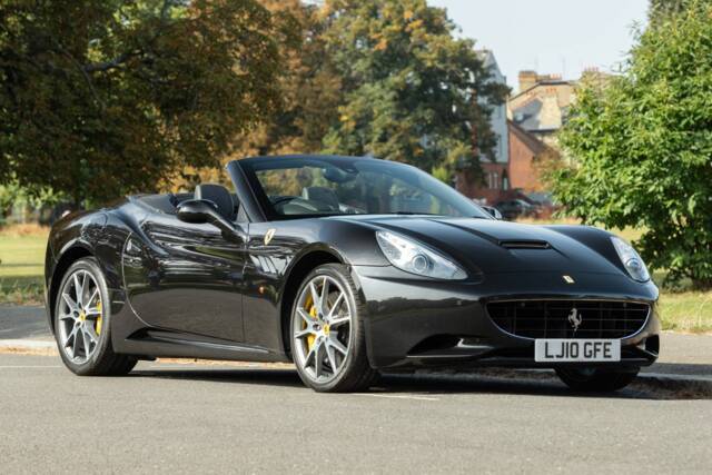 Image 1/8 de Ferrari California (2010)