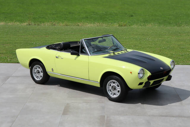 Bild 1/50 von FIAT 124 Spider CS1 (1975)
