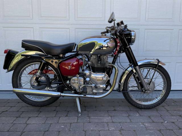 Image 1/30 of Royal Enfield Constellation (1960)