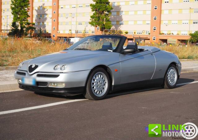 Afbeelding 1/40 van Alfa Romeo Spider 2.0 Twin Spark 16V (1996)