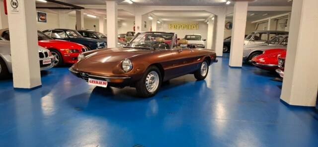 Image 1/43 of Alfa Romeo 2000 Spider Veloce (1982)